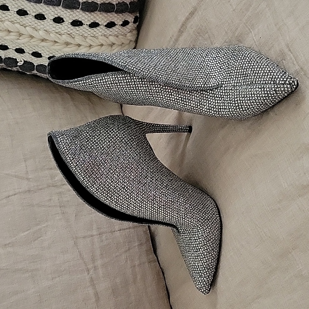 Jessica Simpson Lasnia Silver Rhinstone Encrusted Ankle Bootie 7M
